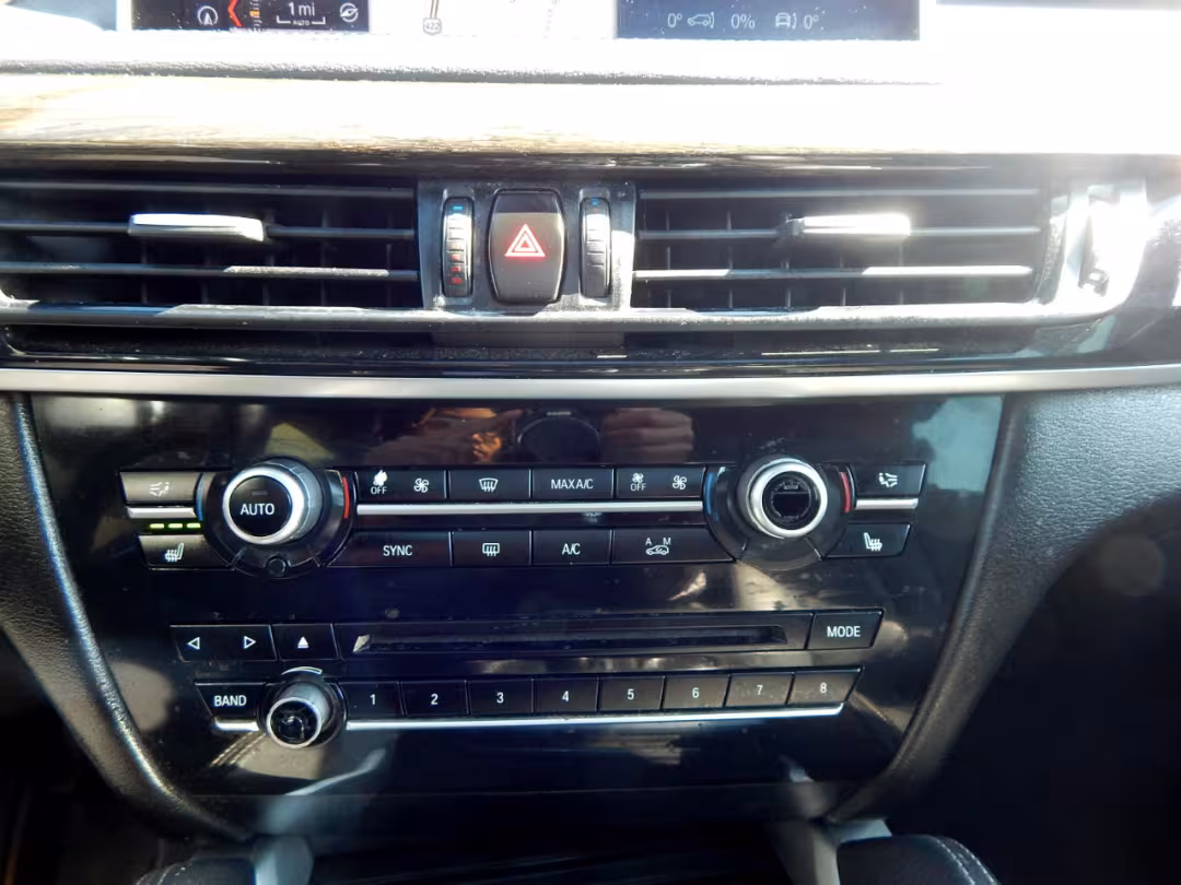 2018 BMW X6 - 5UXKU2C51J0X48420 - Image #24