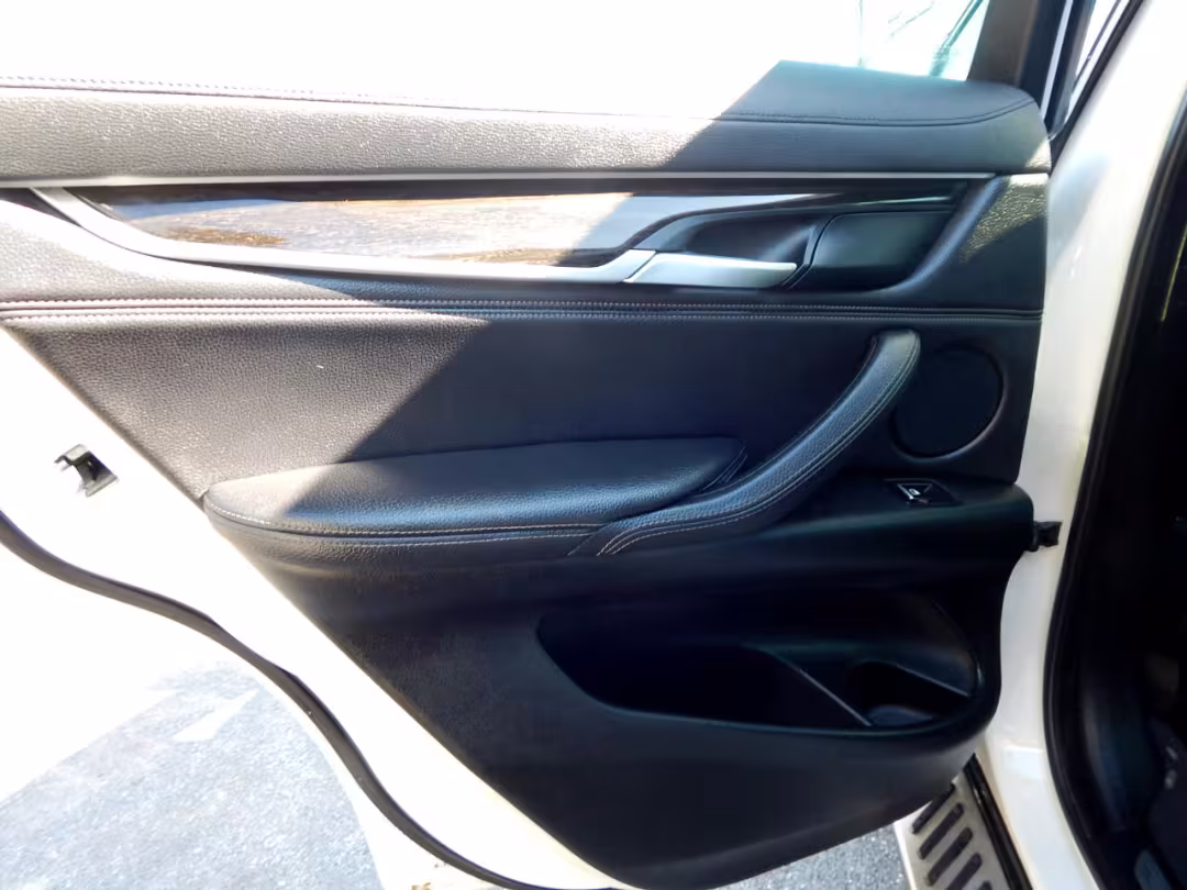 2018 BMW X6 - 5UXKU2C51J0X48420 - Image #27
