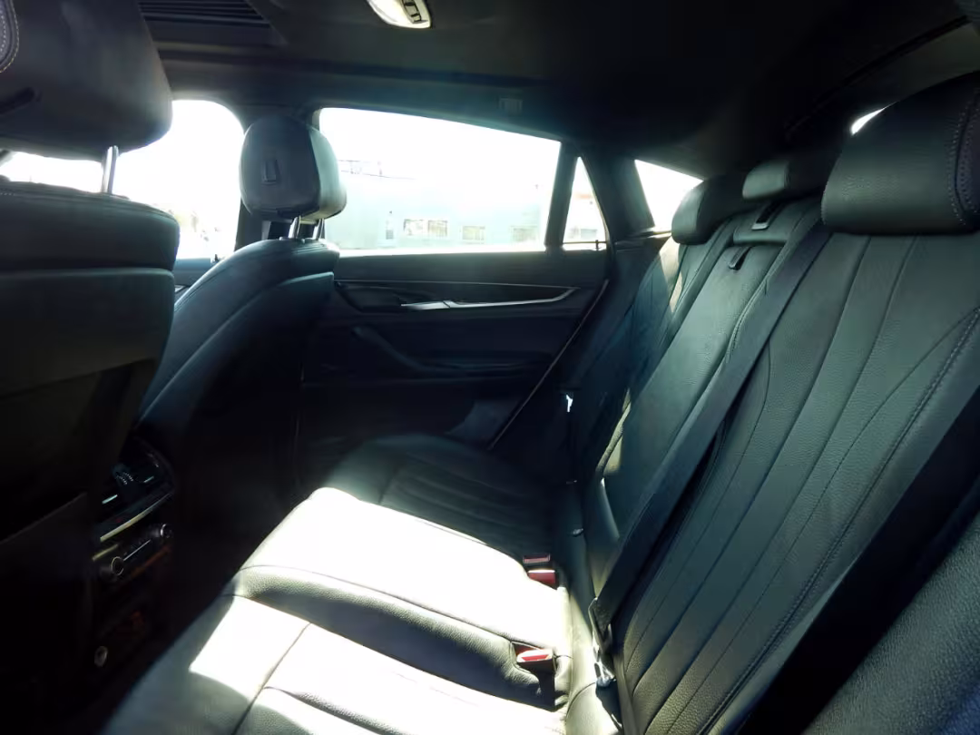 2018 BMW X6 - 5UXKU2C51J0X48420 - Image #29