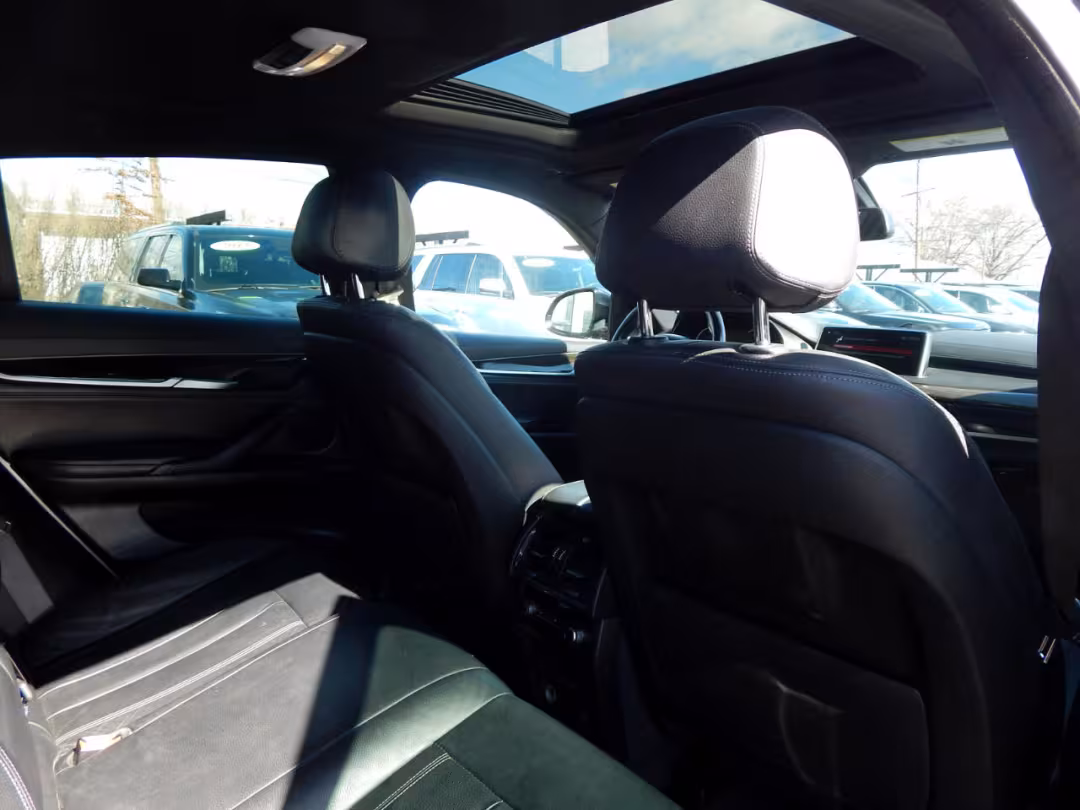 2018 BMW X6 - 5UXKU2C51J0X48420 - Image #34