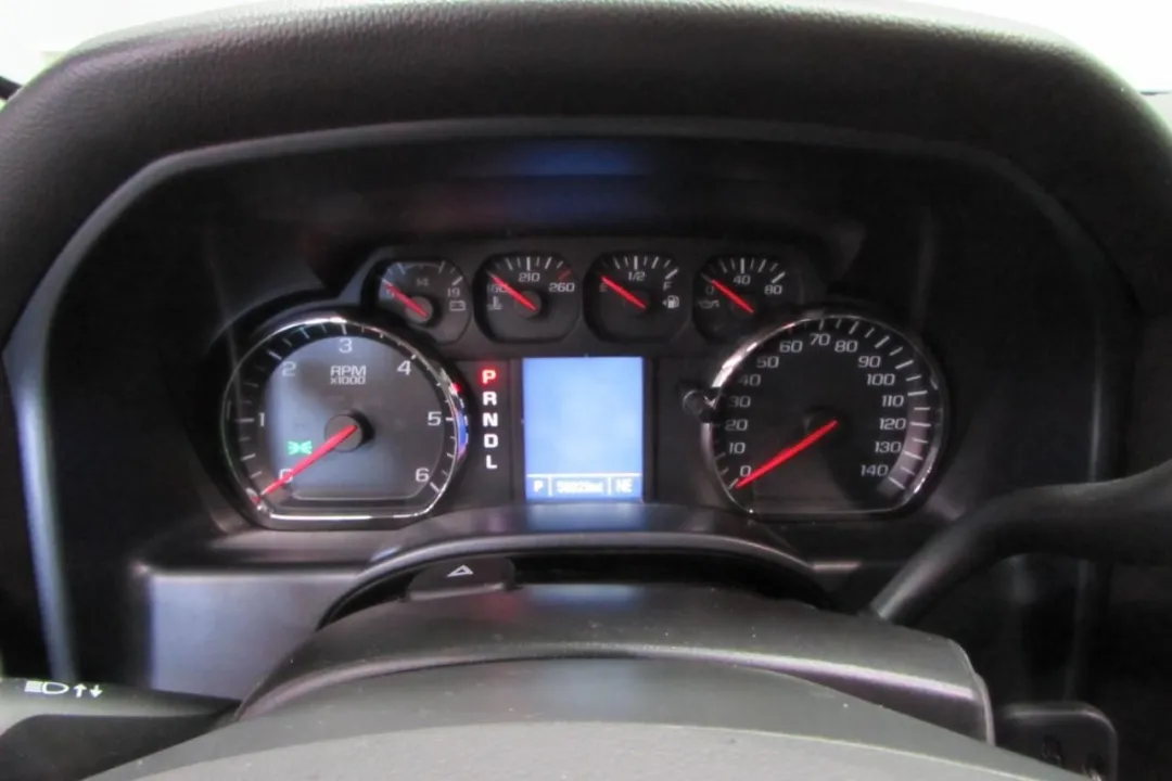 2018 Chevrolet Silverado 1500 - 3GCUKPEC3JG136546 - Image #15