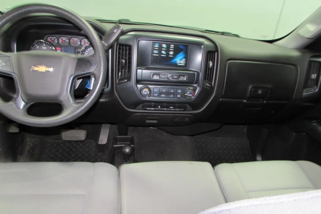 2018 Chevrolet Silverado 1500 - 3GCUKPEC3JG136546 - Image #22