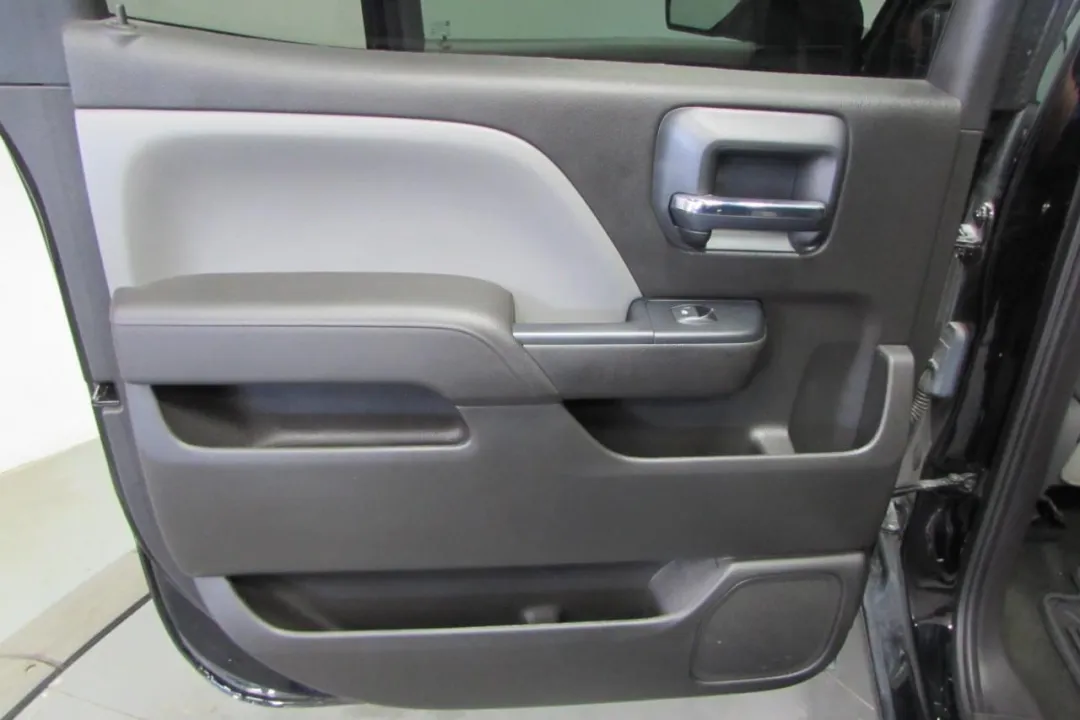 2018 Chevrolet Silverado 1500 - 3GCUKPEC3JG136546 - Image #23