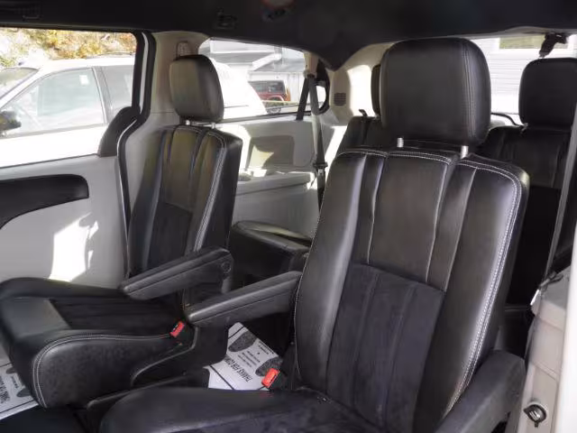 2018 Dodge Grand Caravan - 2C4RDGCG7JR299362 - Image #3