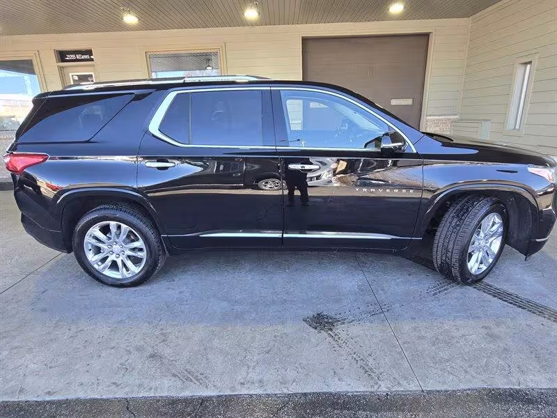 2019 Chevrolet Traverse - 1GNEVJKW0KJ217860 - Image #2