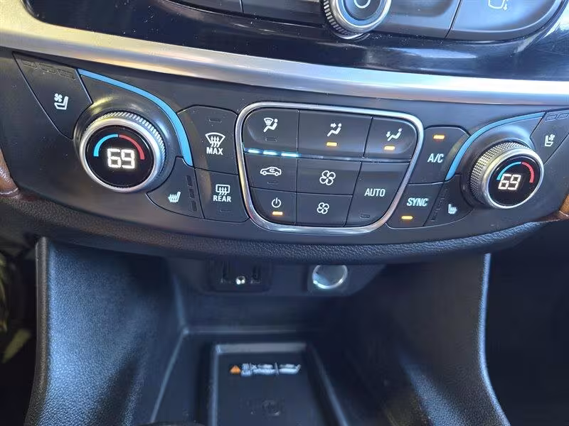 2019 Chevrolet Traverse - 1GNEVJKW0KJ217860 - Image #29
