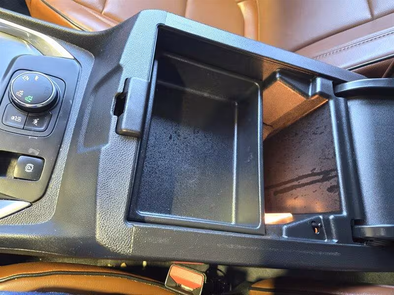 2019 Chevrolet Traverse - 1GNEVJKW0KJ217860 - Image #31