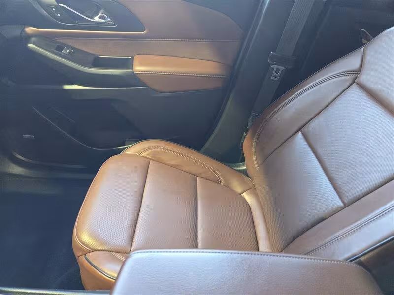 2019 Chevrolet Traverse - 1GNEVJKW0KJ217860 - Image #32