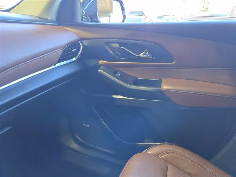 2019 Chevrolet Traverse - 1GNEVJKW0KJ217860 - Image #33