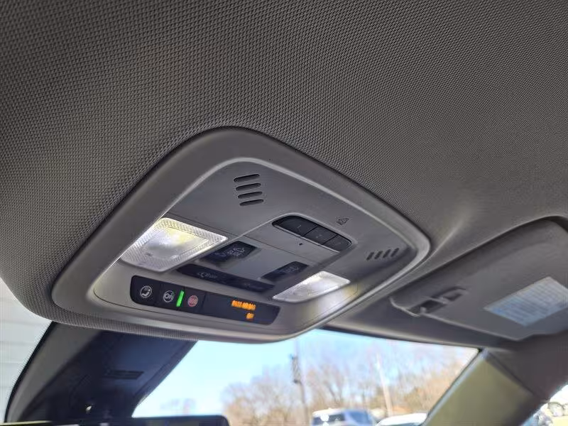 2019 Chevrolet Traverse - 1GNEVJKW0KJ217860 - Image #34