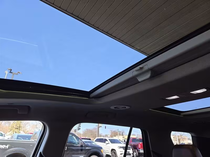 2019 Chevrolet Traverse - 1GNEVJKW0KJ217860 - Image #35