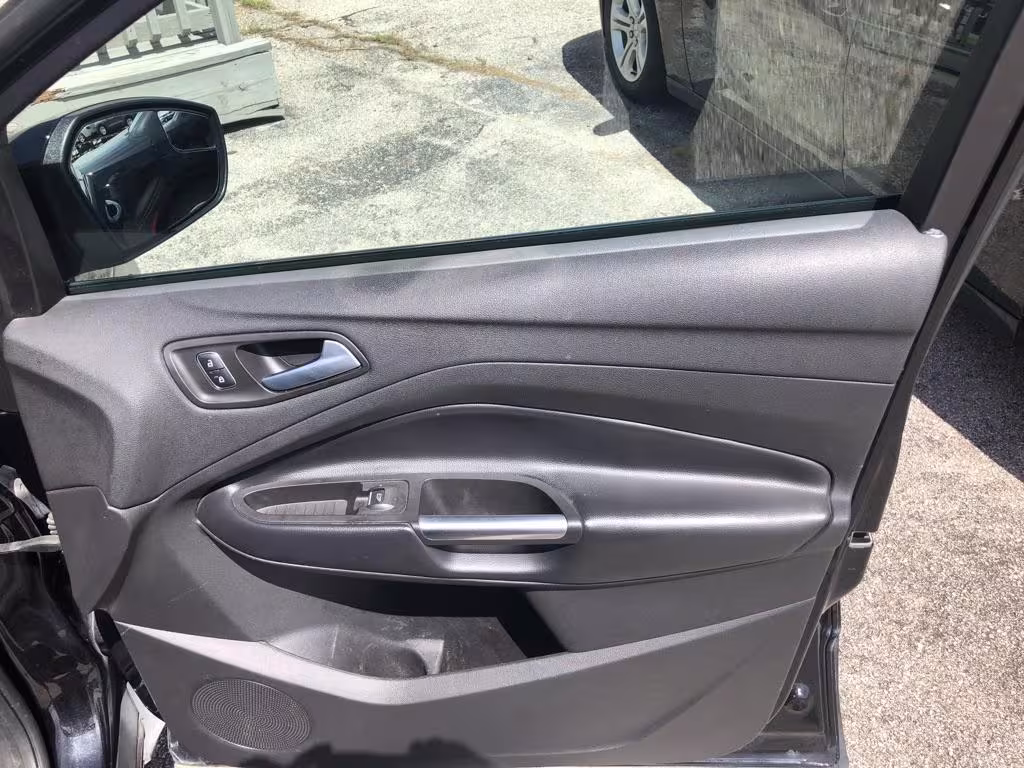 2019 Ford Escape - 1FMCU0GD7KUC02688 - Image #31