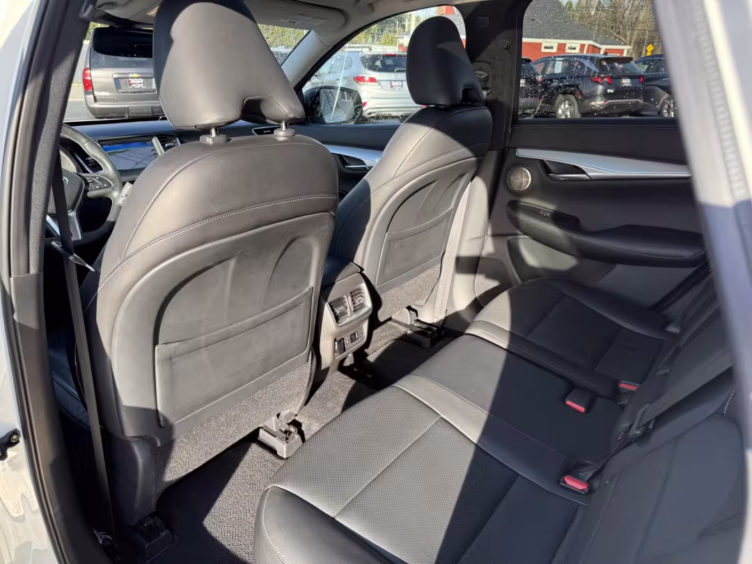 2019 Infiniti QX50 - 3PCAJ5M39KF116384 - Image #28