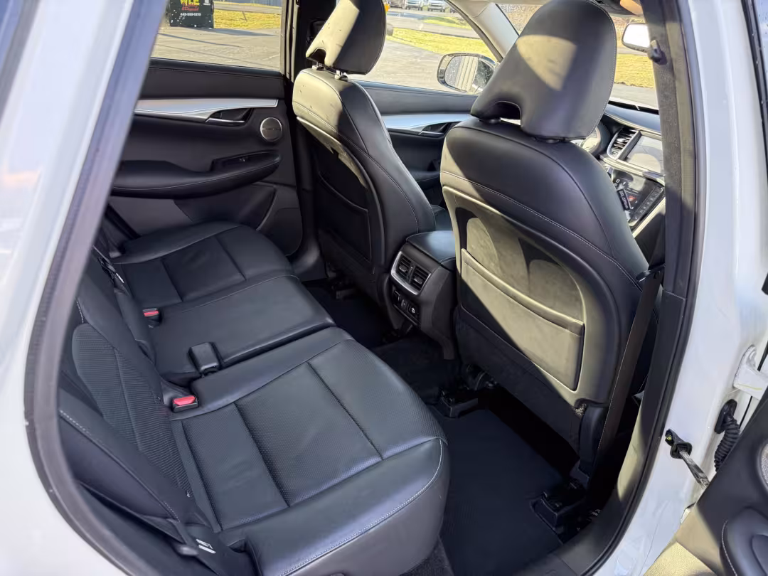 2019 Infiniti QX50 - 3PCAJ5M39KF116384 - Image #34