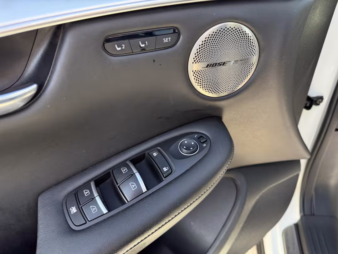 2019 Infiniti QX50 - 3PCAJ5M39KF116384 - Image #8