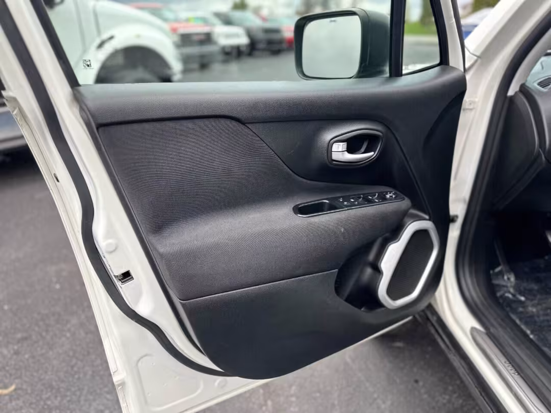 2020 Jeep Renegade - ZACNJBAB7LPL24623 - Image #4