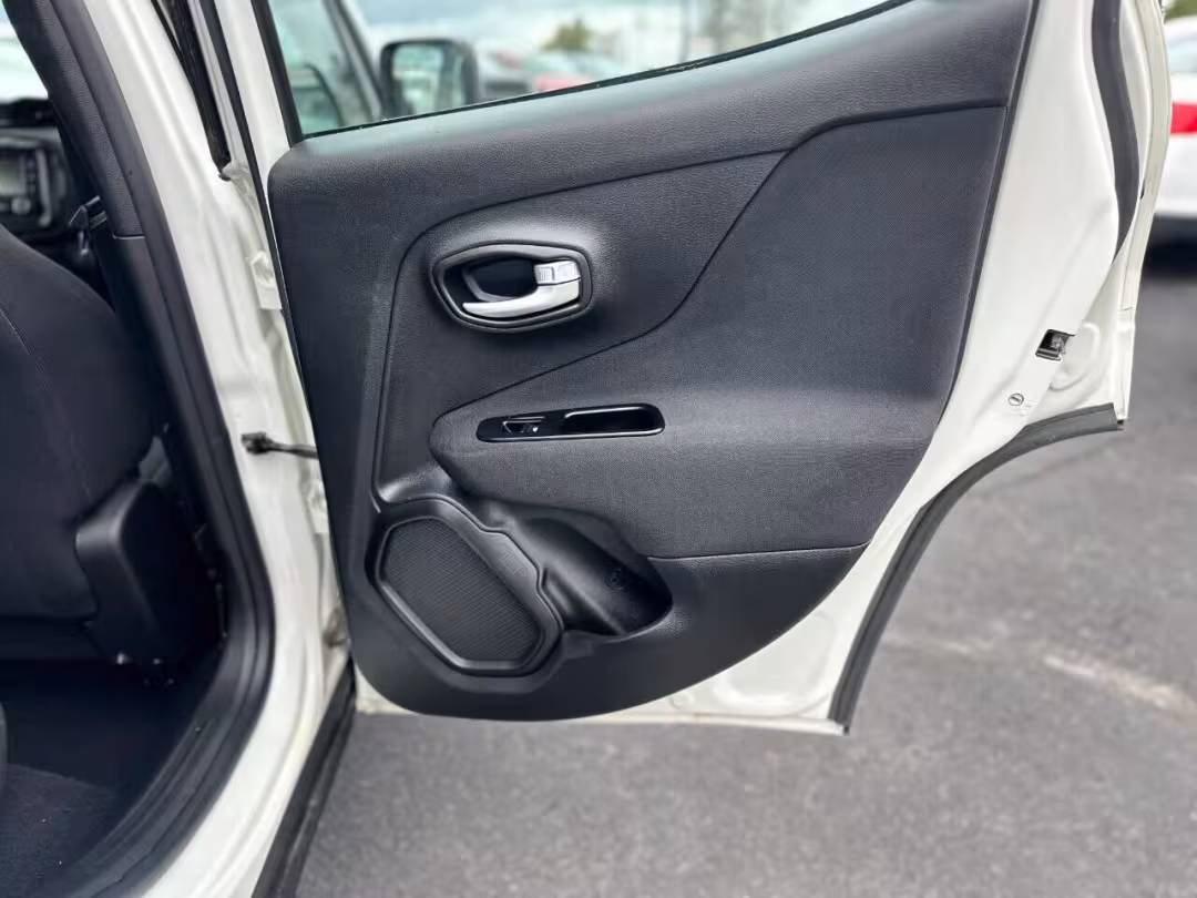 2020 Jeep Renegade - ZACNJBAB7LPL24623 - Image #6