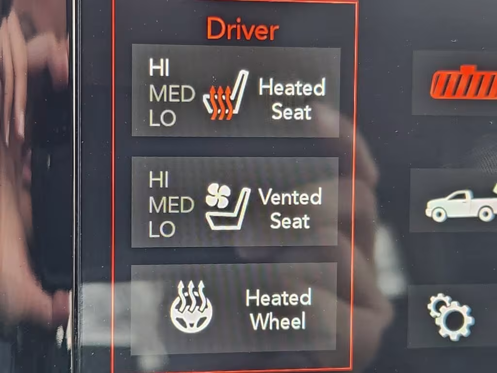 2020 Ram 1500 - 1C6SRFJT1LN242563 - Image #23