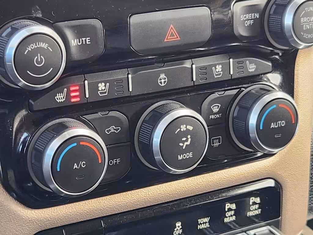 2020 Ram 1500 - 1C6SRFJT1LN242563 - Image #24