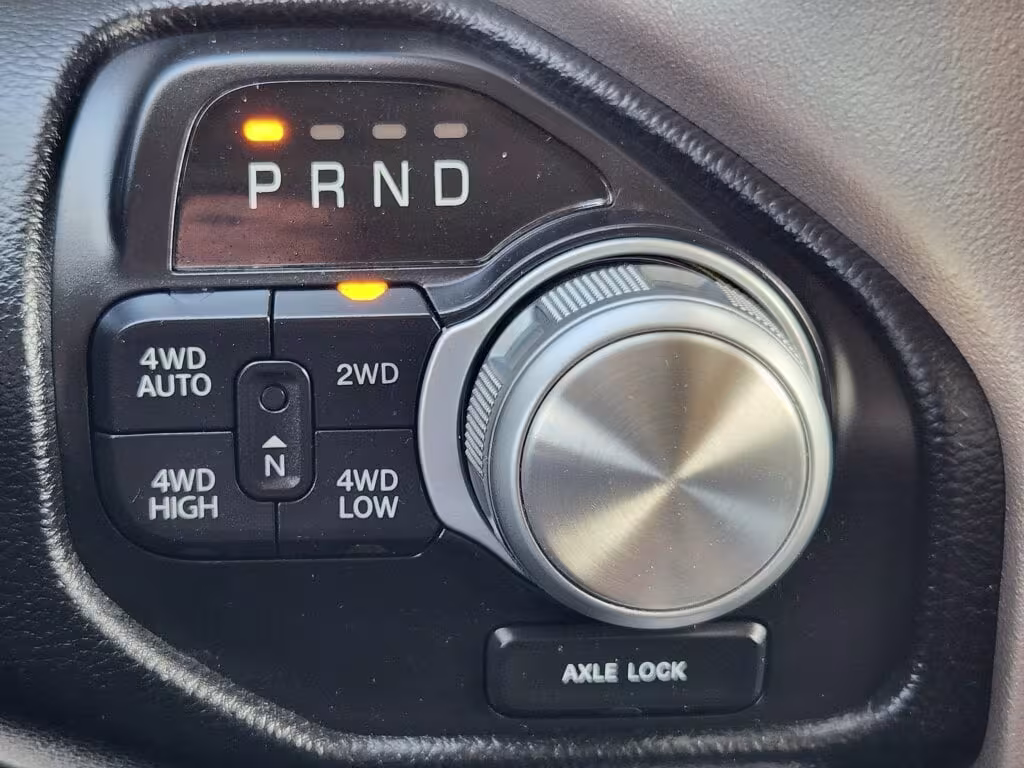 2020 Ram 1500 - 1C6SRFJT1LN242563 - Image #25
