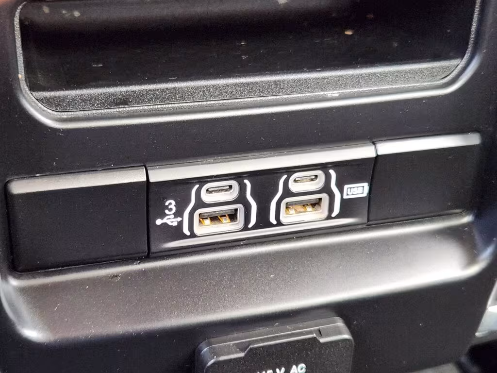 2020 Ram 1500 - 1C6SRFJT1LN242563 - Image #9