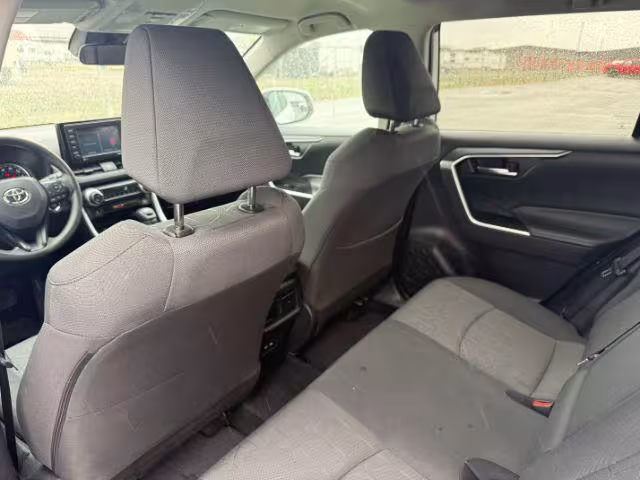 2021 Toyota RAV4 - 2T3P1RFV8MC219312 - Image #21
